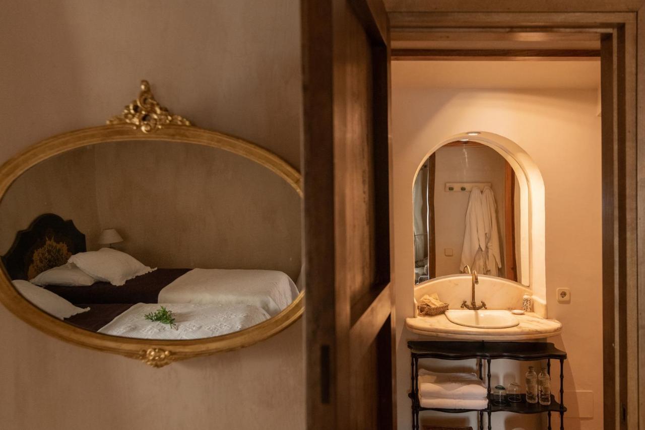 Готель El Palauet De Monells - Adults Only Екстер'єр фото